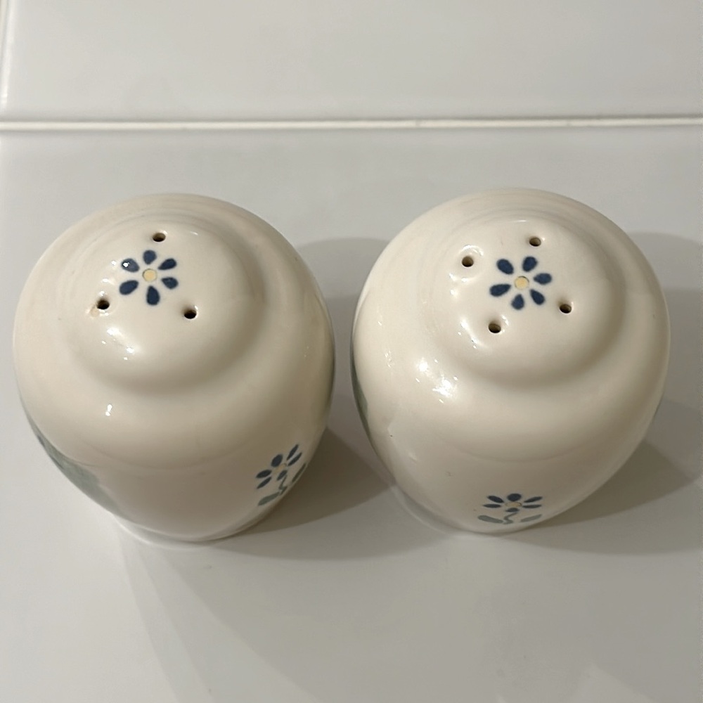 Pfaltzgraff Cloverhill Floral Salt & Pepper Set - Picture 2 of 6